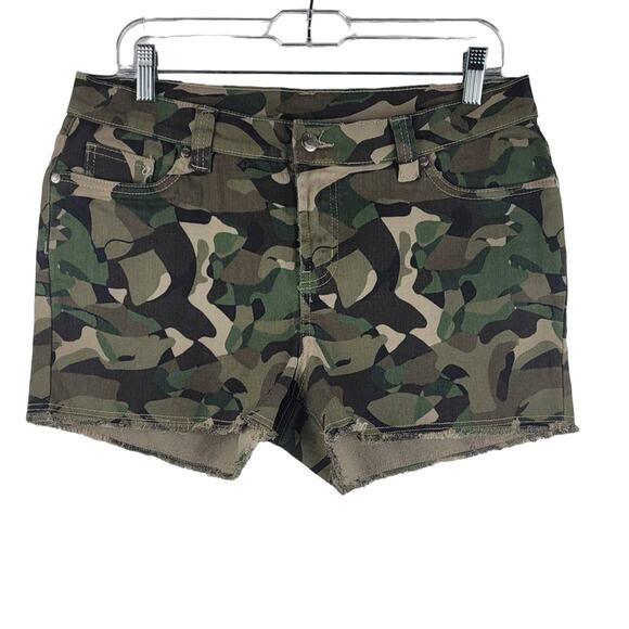 Venus Frayed Hem Green Camouflage Women's Shorts 12 - Picture 1 of 5